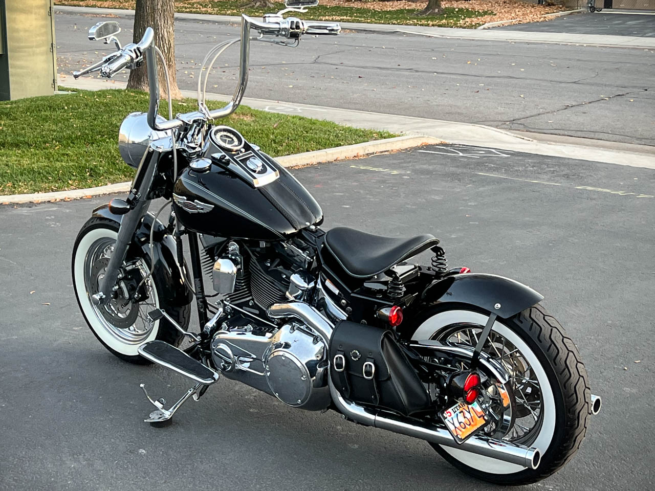 thumbnail image 2 of 21" Wrap Steel Front Fender For Harley Softail Bobber Chopper – 4.5" Wide, Unpainted, Self-Drill 2 of 6